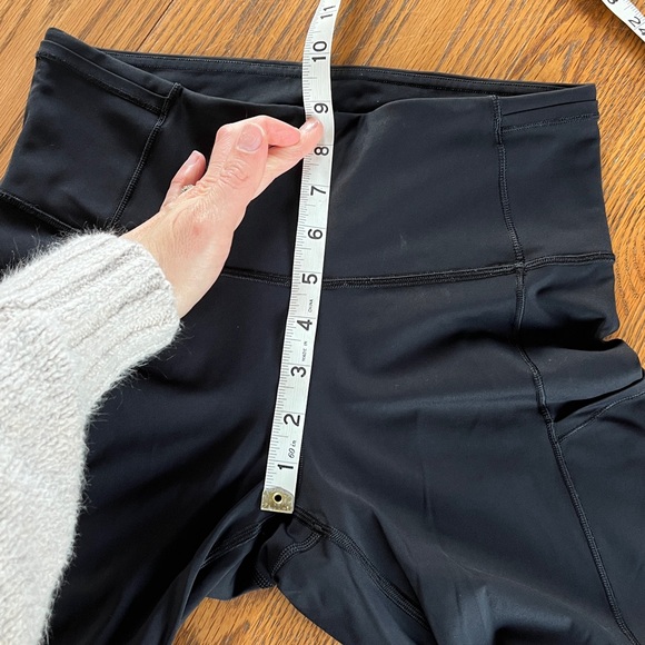 Lululemon capris - Picture 4 of 6